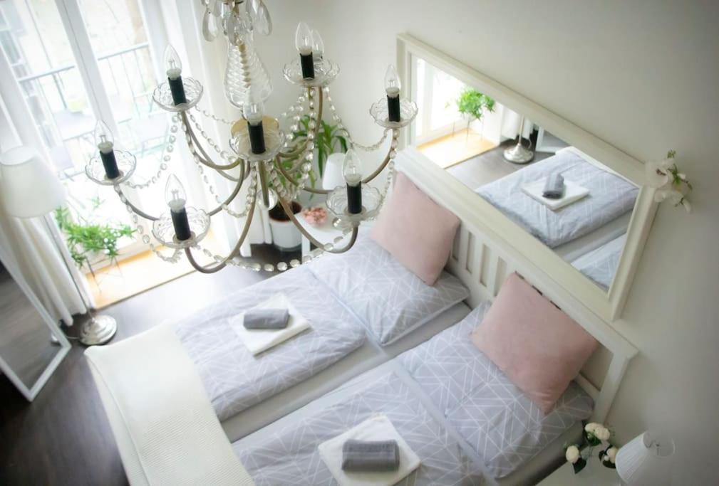 Balcony King 12 Min From Charles Bridge Apartment Prague