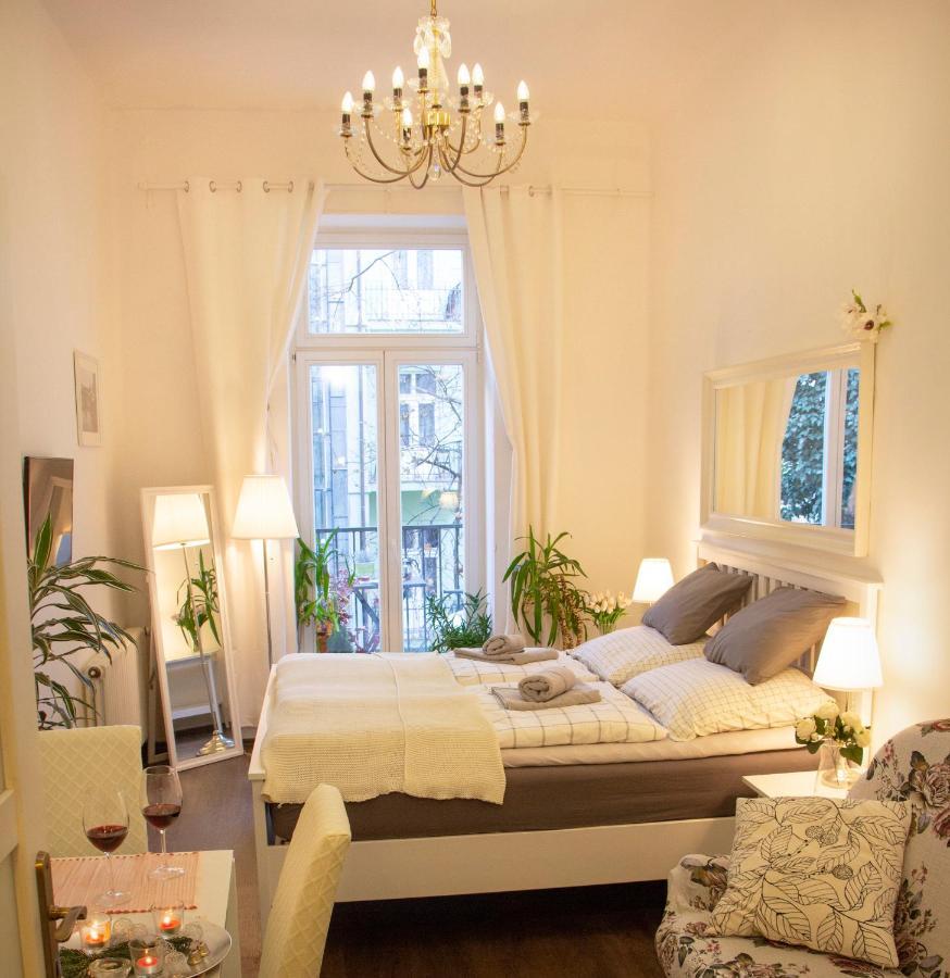 Apartment Balcony King 12 Min From Charles Bridge