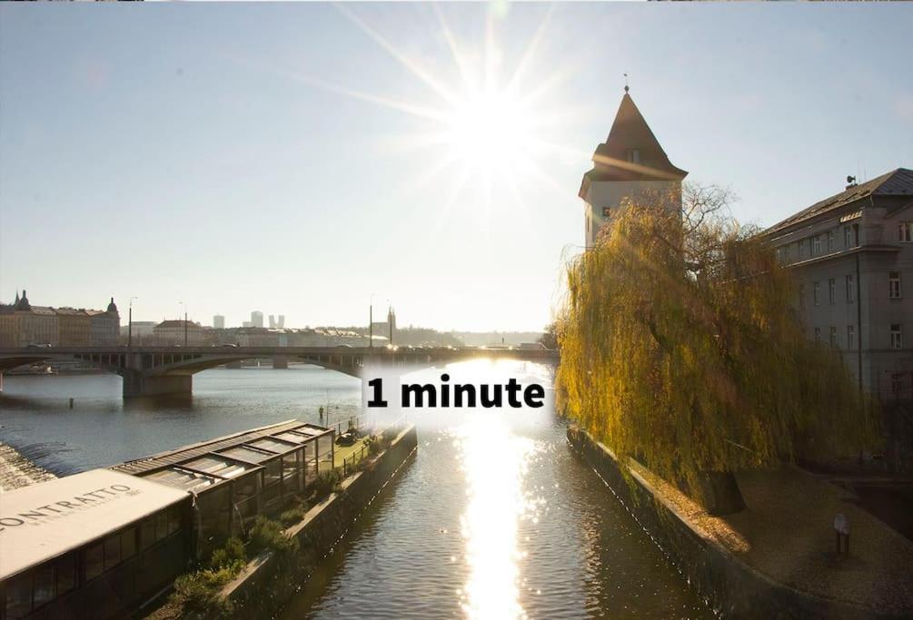 Balcony King 12 Min From Charles Bridge Apartment