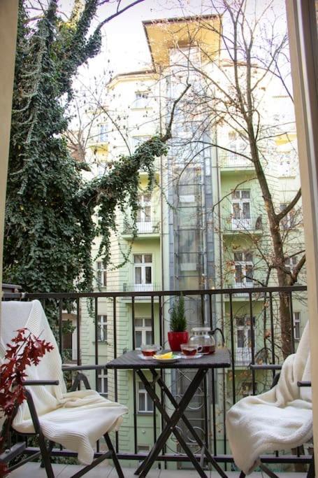 Balcony King 12 Min From Charles Bridge Apartment