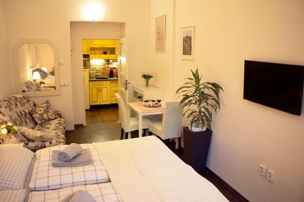 Balcony King 12 Min From Charles Bridge * Prague